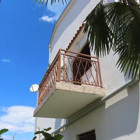 Apartments Kamelija Malinska Exterior photo