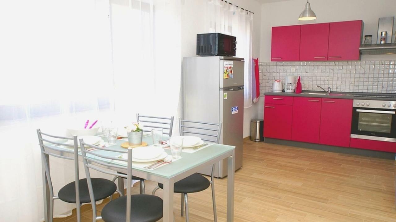 Apartament Kamelija *